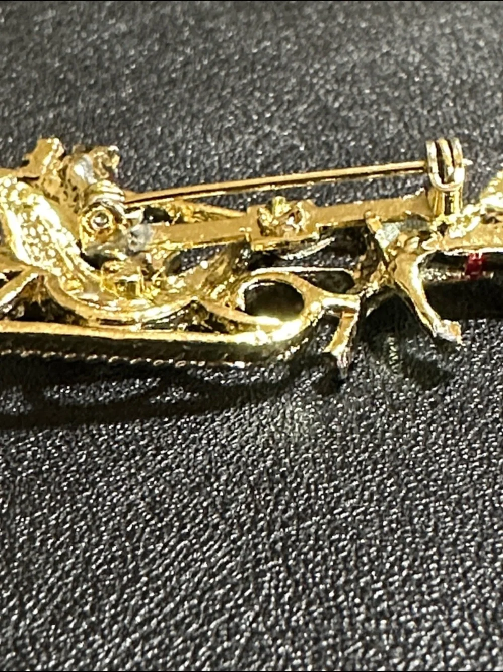 GERRY'S Christmas Horse & Sleigh Brooch Gold Tone Vintage Holiday Pin